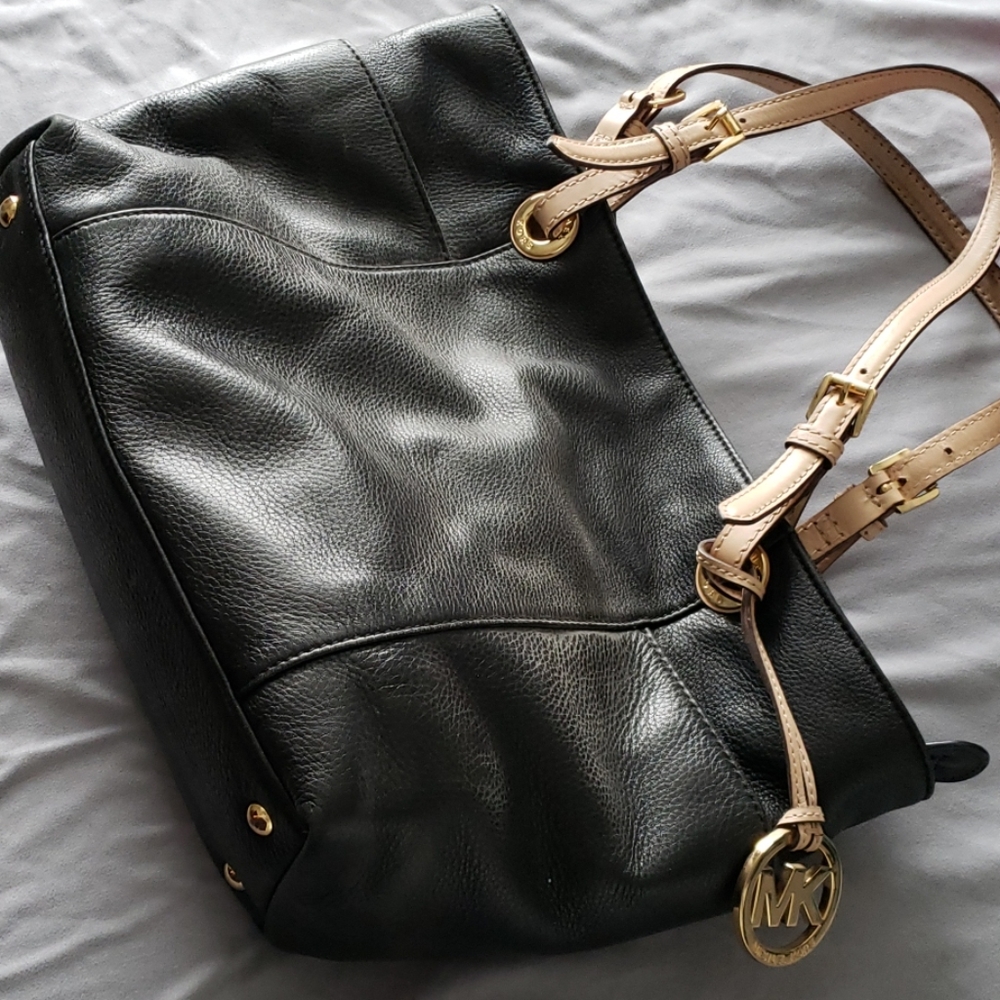 Michael kors black leather purse